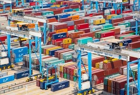  AD Ports & SPG Yantai to Build Green Auto Hubs
